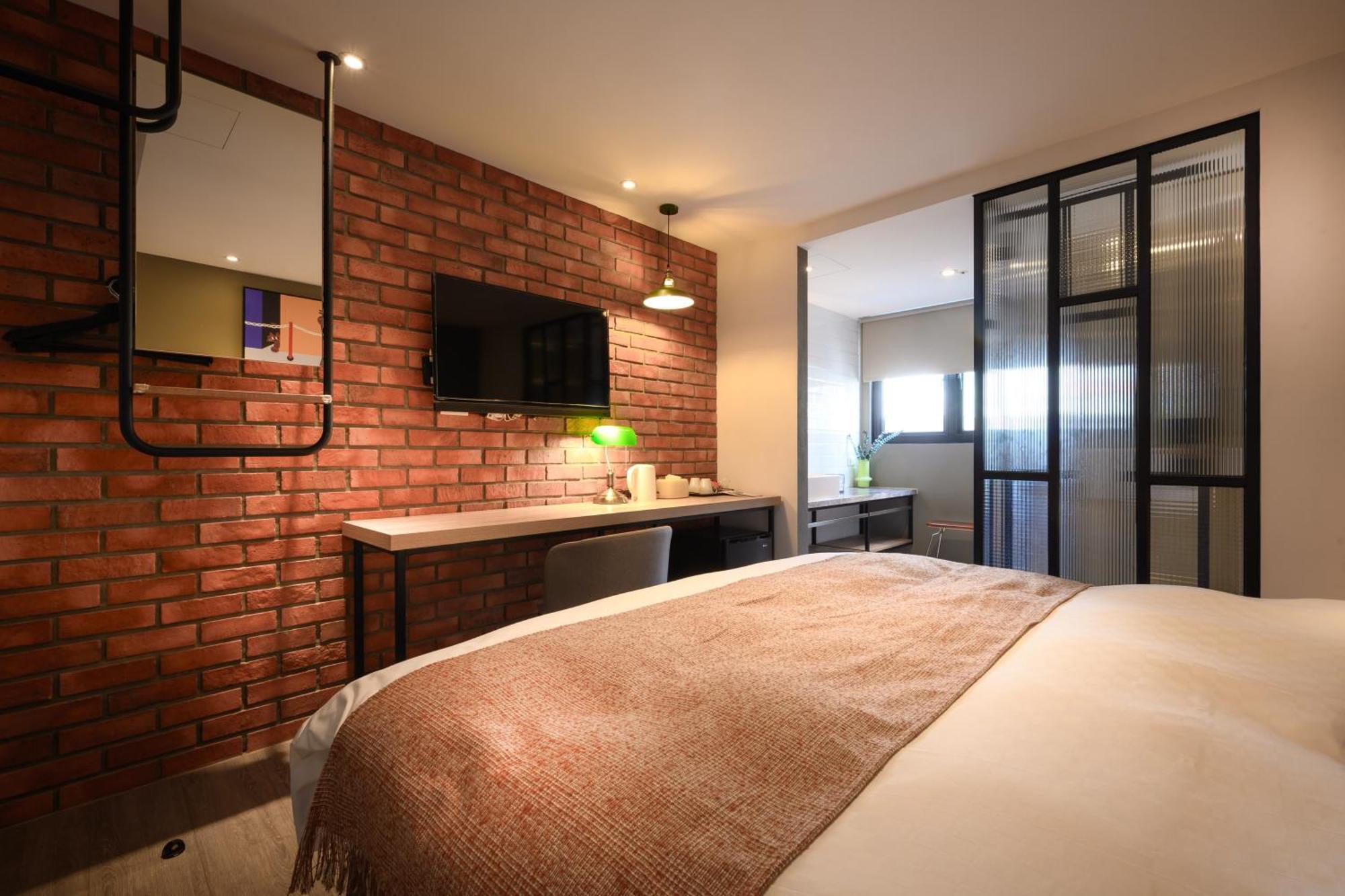 Hotel East Taichung Exterior photo