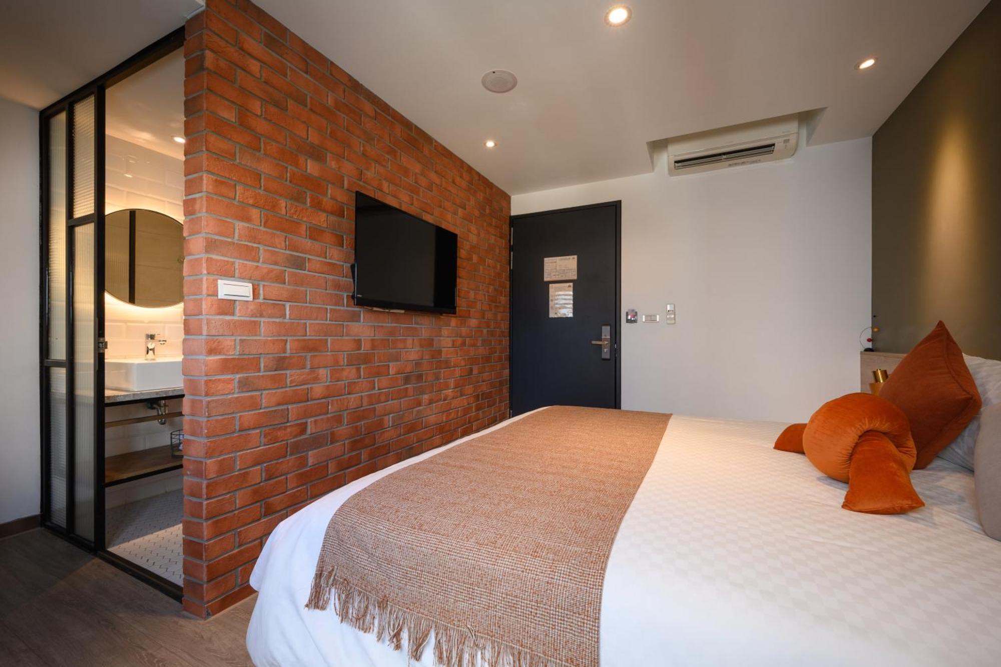 Hotel East Taichung Exterior photo